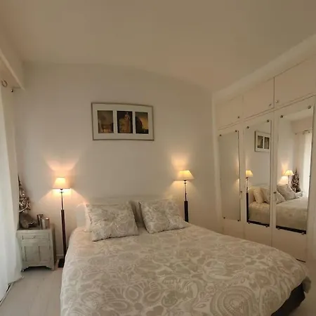 Centre Beau 2 Pieces 50 M2 Terrasse A 12 Min Plages Et Palais Au Calme Cannes